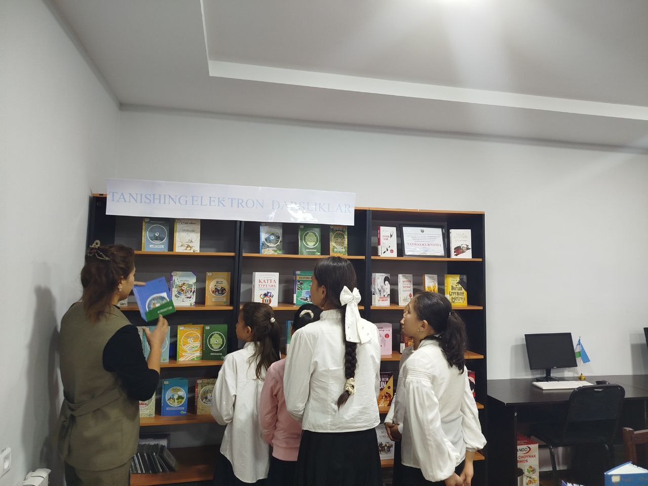 "Sirli kutubxona"shiori ostida sayohat tashkil etildi.