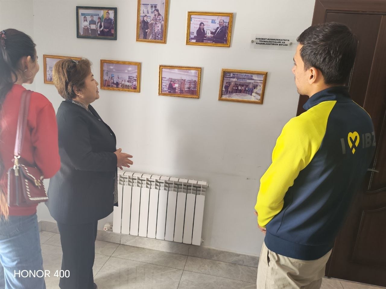 "Bolalar va o`smirlar sport maktabi" xodimlariga kutubxonadagi "Faol kitobxonlar" burchagini  tanishtirish ishlari amalga oshirildi.