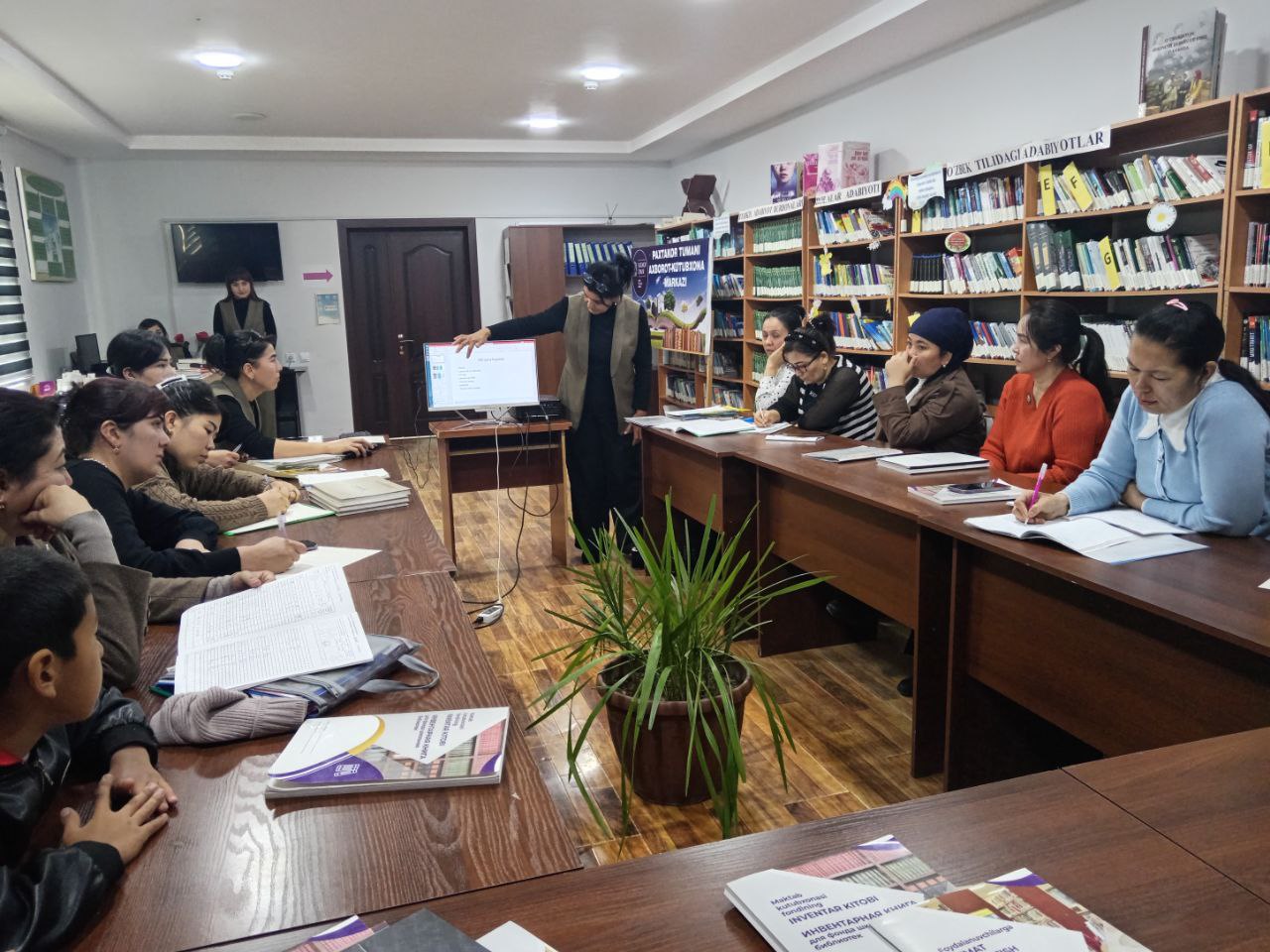 “ Zamonaviy kutubxonachilik : tajriba va innovatsiyalar”  mavzusida seminar-trening bo‘lib o‘tdi.