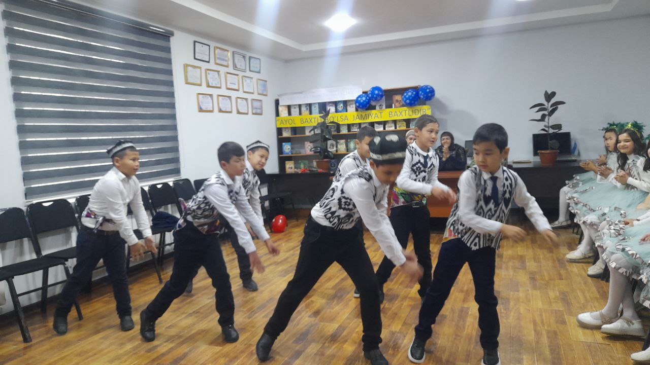 ”Onalarga ehtirom” nomli musiqiy tadbir bo’lib o’tdi.