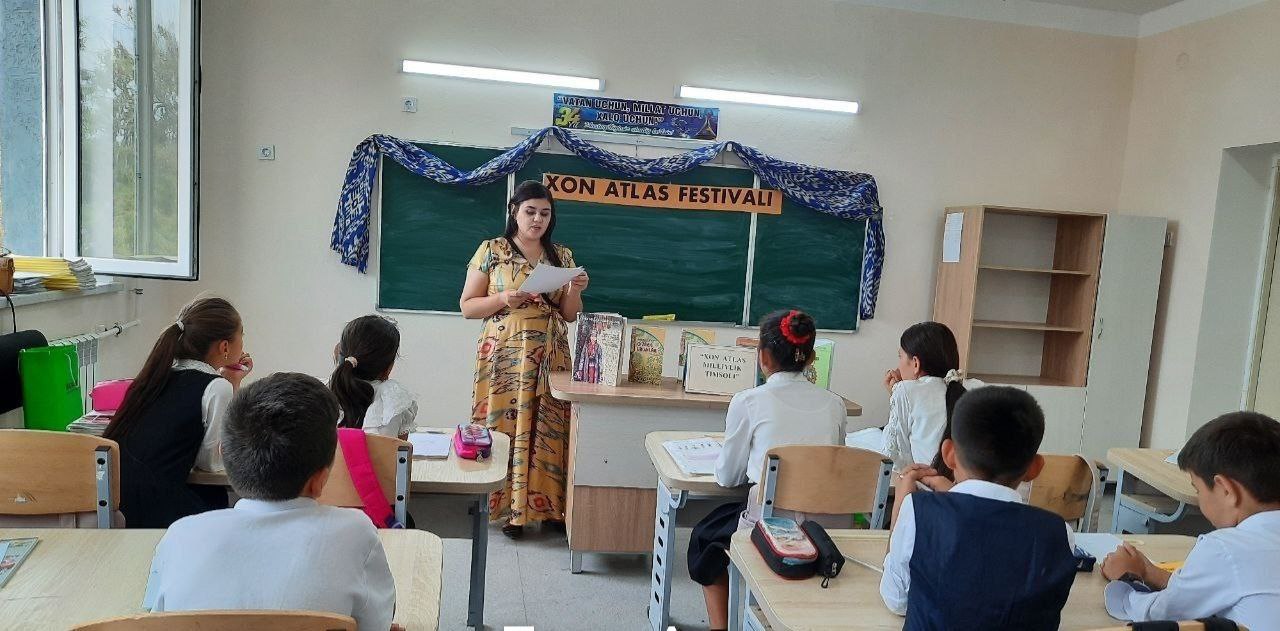”Xon atlas festivali ” doirasida ”Xon atlas –milliylik  timsoli” rukni ostida davra  suhbati  tashkil  etildi.