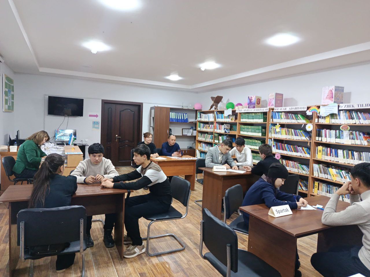 "Birinchi va ikkinchi renessans daholari davri" mavzusida zakovat intellektual o'yini tashkil etildi.