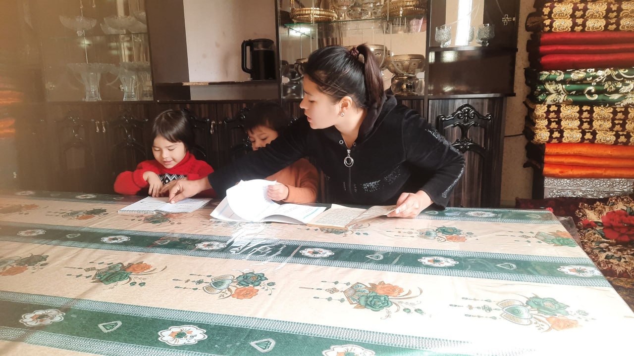 ,,Kitobxon ona- Kitobxon  bola’’  mavzusida  kitobxon  oilalar  bilan  uchrashuvlar o'tkazildi.