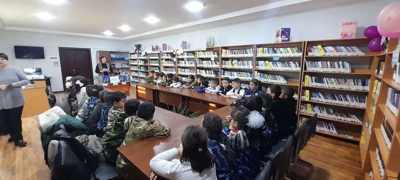 ”Kitobxonlar klubi” a’zolari ishtirokida 2026 yil O’zbekiston ”Mahallalarni rivojlantirish va jamiyatni yuksaltirish yili” deb e’lon qilinganligi munosabati bilan davra suhbati tashkil etildi.