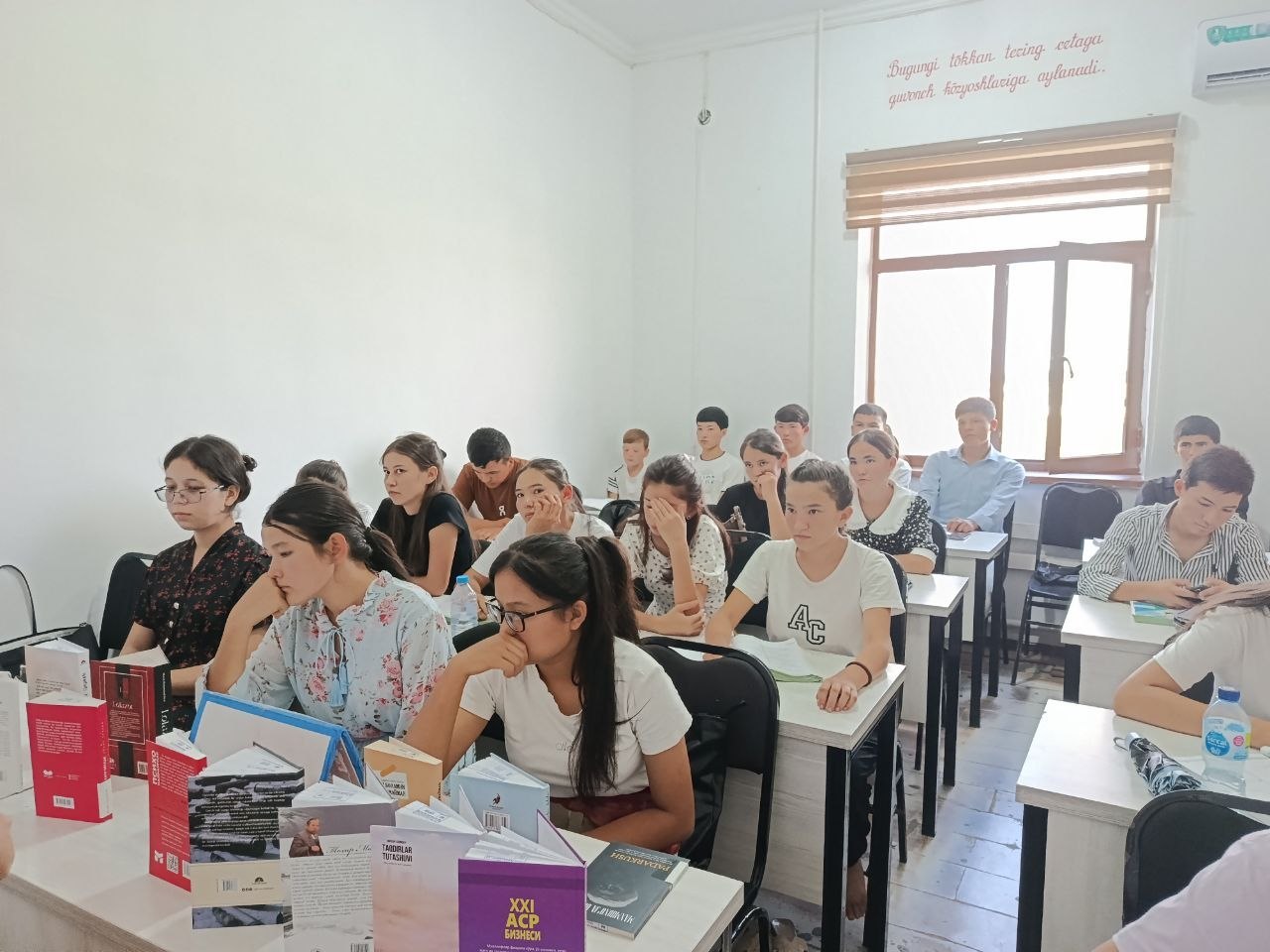 "Intellekt — bilim va ma'rifat kaliti" mavzusida davra suhbati tashkil etildi.
