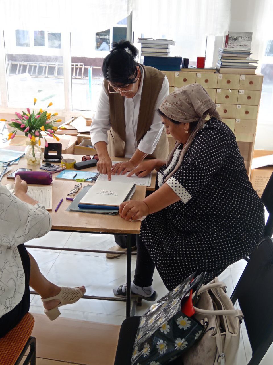 Paxtakor tumani MMTB tasarrufidagi  1-12-sonli maktablar  kutubxonasining   umumiy faoliyati o'rganildi.