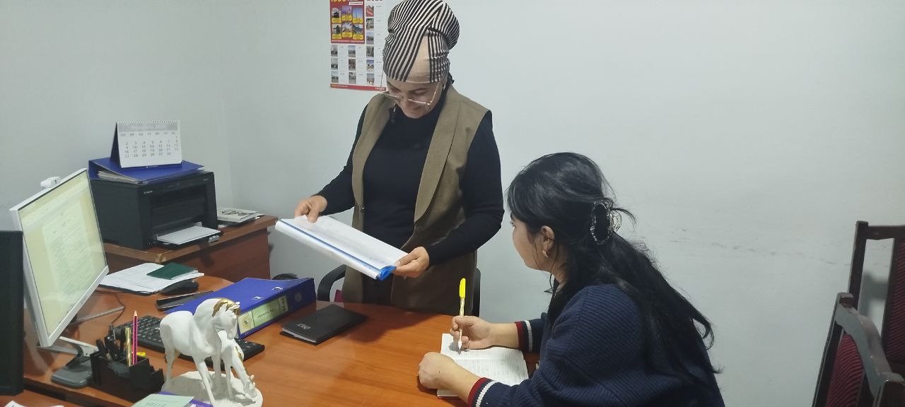 "Kutubxona me`yoriy hujjatlari  yuritilishi " mavzusida  mahorat darsi o'tkazildi.