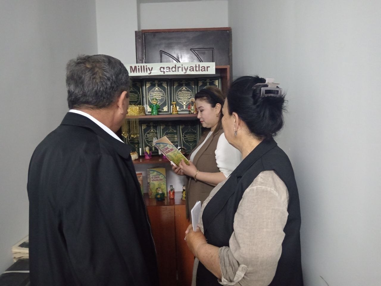 "Milliy qadriyatlar " nomli kitoblar ko'rgazma tashkil qilindi.