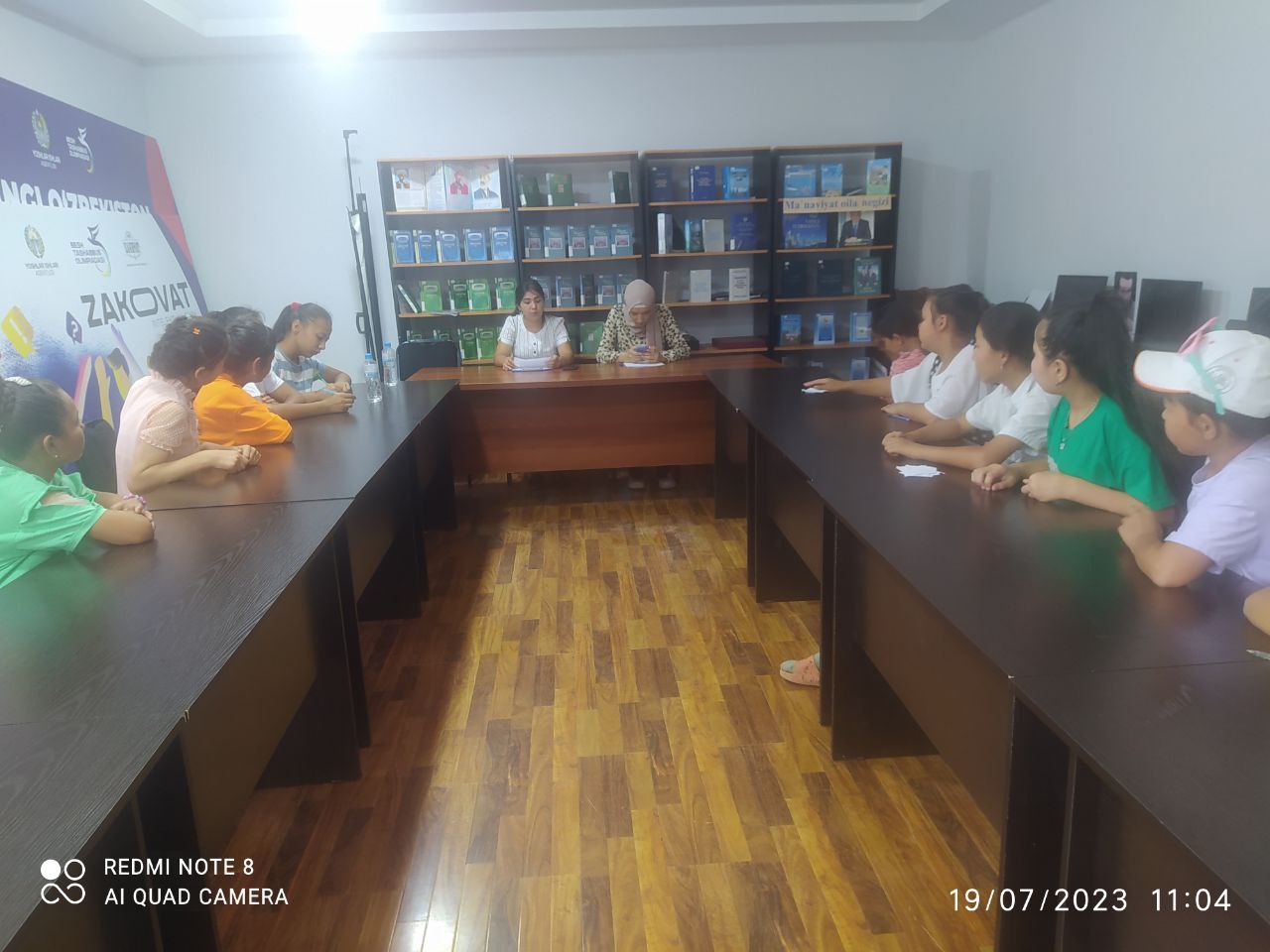 "Bir adib haqida suhbat" mavzusida davra suhbati bo’lib o’tdi.