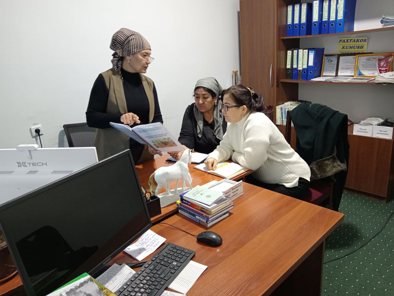 "Kutubxona kundaligi  yuritilishi " mavzusida  mahorat darsi o'tkazildi