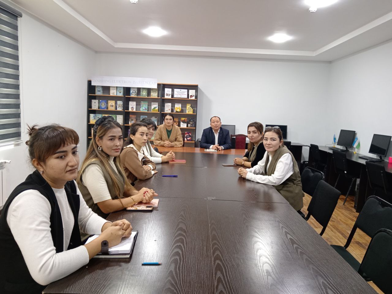 Taqdimotda axborot-kutubxona markazi xodimlari va Ma'naviyat markazi rahbari Xoliqov  Ilhom Boltaboyevich  ishtirok etdi.