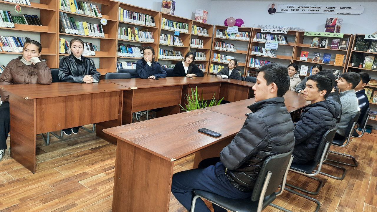 ”Yu Xua ”ning ”Yashamoq” nomli  kitobi  taqdimoti  bo'lib o'tdi .