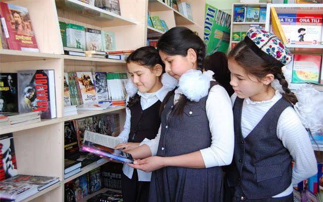 " Kitobsevar millat"