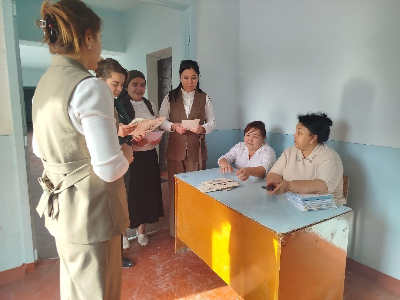 1-2-3-chorak mobaynida  yubilyar shoir va yozuvchilar  hayot va ijodiga tayyorlangan  eslatma, koʻrsatkich, bilyuten  va qoʻllanmalar  bilan tanishtirib chiqildi