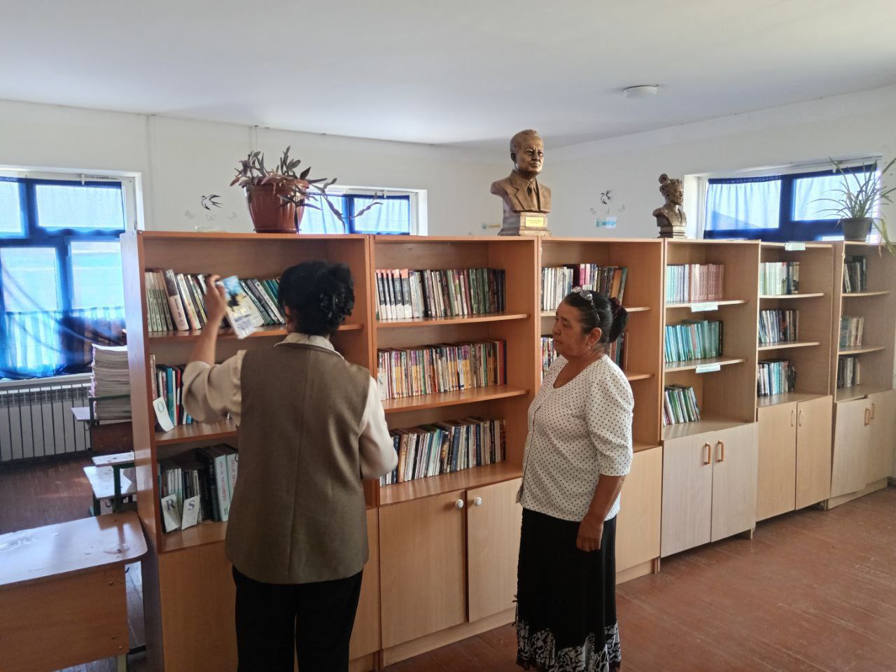 5-16-sonli maktablar kutubxonasining   umumiy faoliyati o'rganildi.